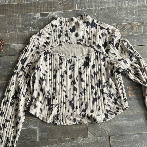 Going Out Top Bundle - Picture 7 of 8